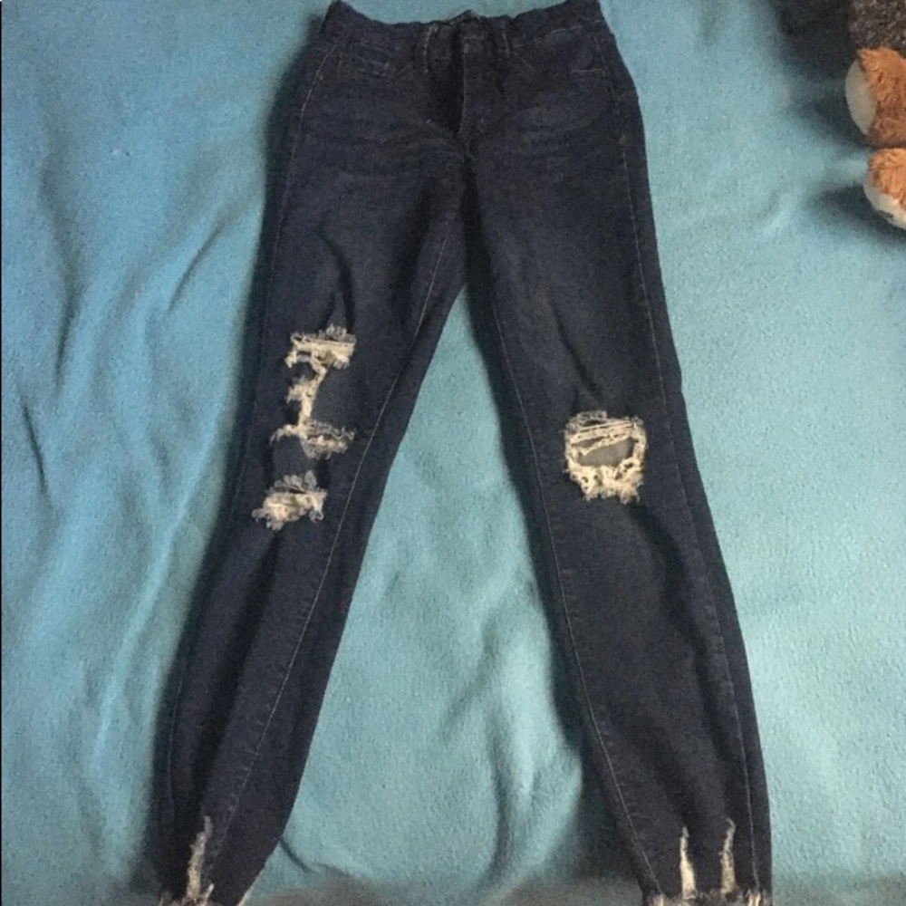 Ripped skinny jeans